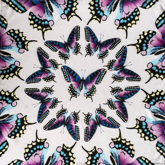 Pañoleta Ilustrada de Seda Susurros al Viento